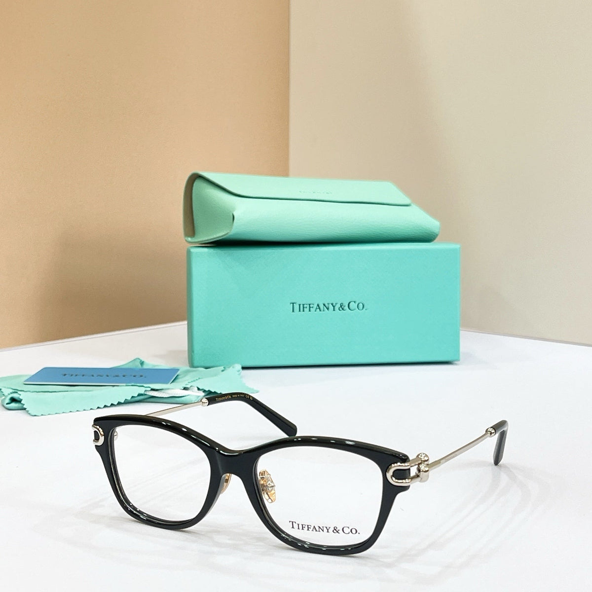 Tiffany & Co. Sunglasses – OTF 2266F